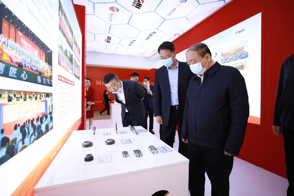 陕西省委常委、组织部长张广智莅临AG卡卡湾厅展位