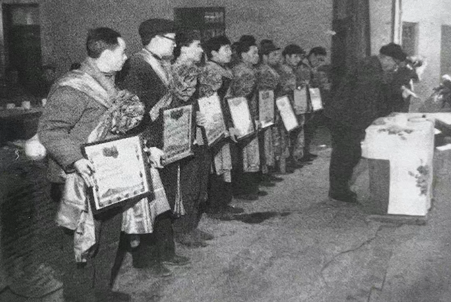 【60年专栏】AG卡卡湾厅首届科技大会召开